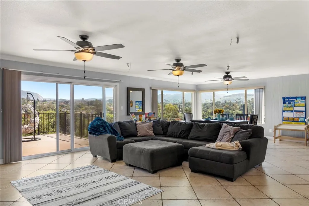https://cdn.realtyfeed.com/cdn/127/306411923/ce4c77f38d971c6b413dac237eab5121.webp