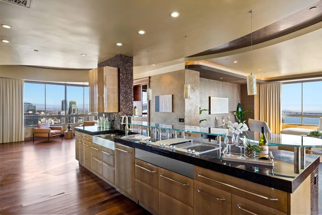 Photo #13: PTP2502571 Listing: Photo #13
