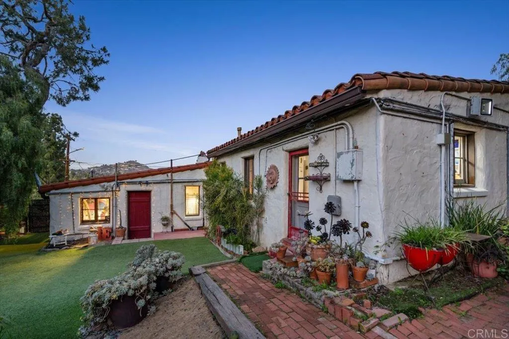 https://cdn.realtyfeed.com/cdn/127/306412079/31bbcf2287baeb14c59729c218b030d6.webp