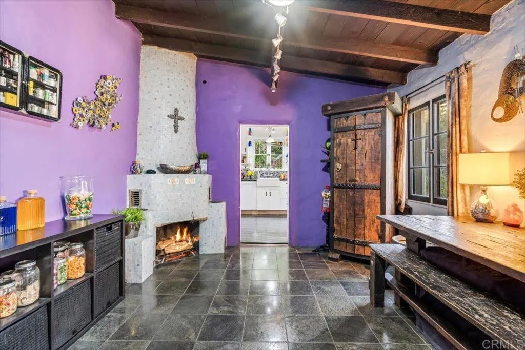 https://cdn.realtyfeed.com/cdn/127/306412079/61a73eeaefc7633e4755f9ac442f249a.webp