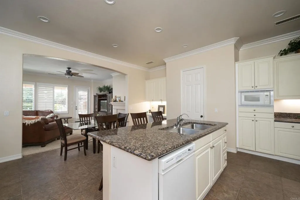 https://cdn.realtyfeed.com/cdn/127/306412100/d2c33173b713625147772cdf2690df89.webp
