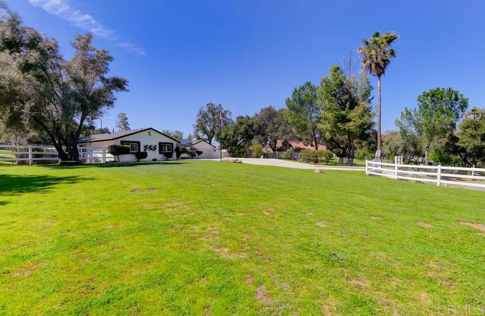 https://cdn.realtyfeed.com/cdn/127/306412101/c3e24fc9fef8eff4ac98ed305425e8a9.webp