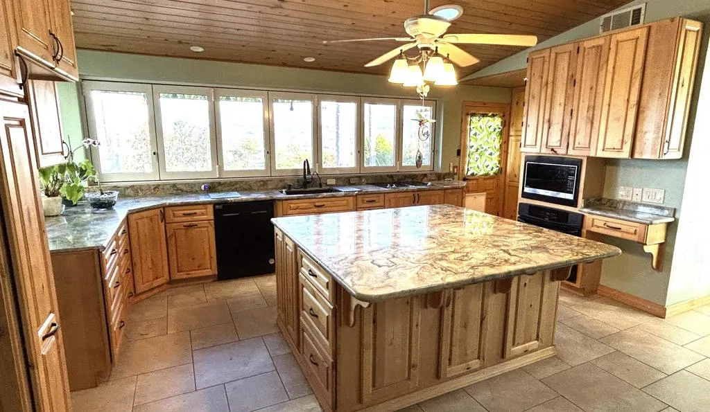 https://cdn.realtyfeed.com/cdn/127/306412110/9b53ea169f1b6fedb3346f2a0a813bea.webp