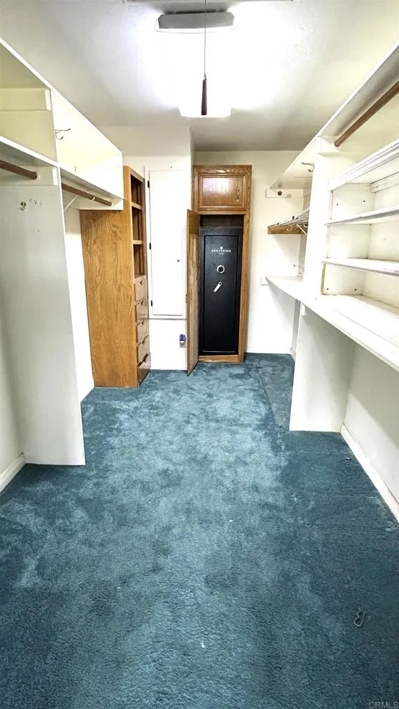 https://cdn.realtyfeed.com/cdn/127/306412110/d43216e6a8a96e46bba118fd9b529bca.webp