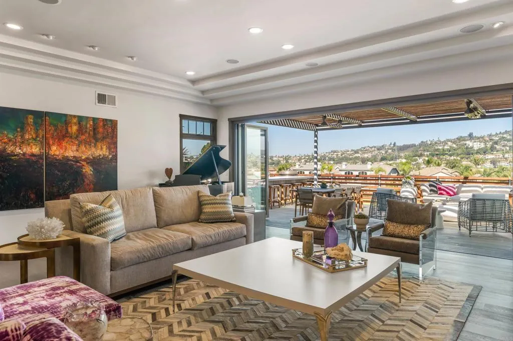 https://cdn.realtyfeed.com/cdn/127/306412126/642578de90722c73eb3c7b277eafae79.webp