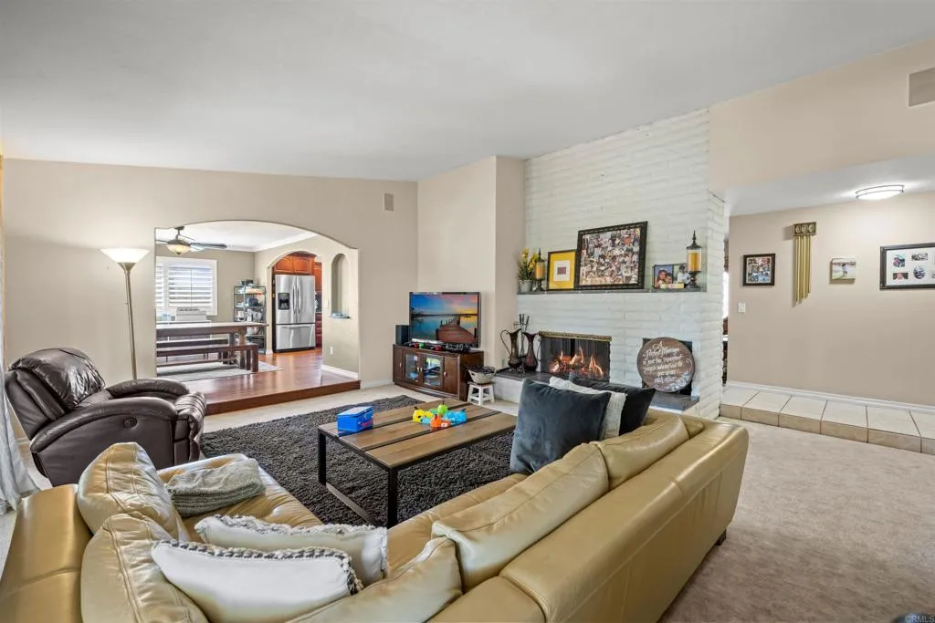 https://cdn.realtyfeed.com/cdn/127/306412315/0218b850a9b54819fe727224df86f3cc.webp