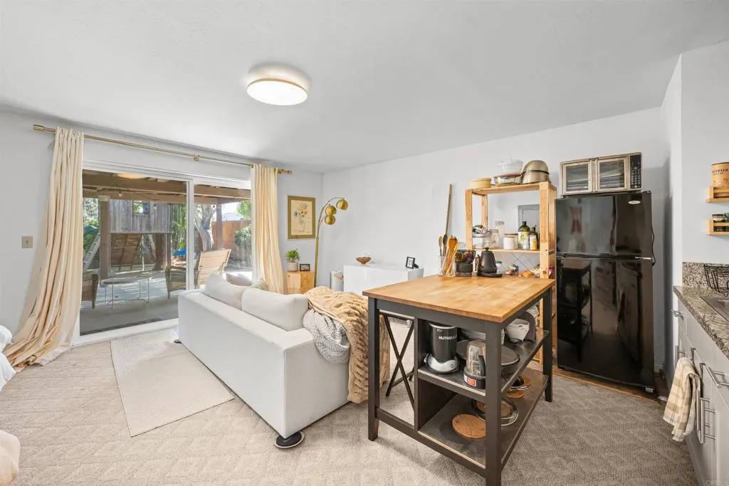https://cdn.realtyfeed.com/cdn/127/306412315/62d1b9d7494f7561f6126c06bb690a13.webp