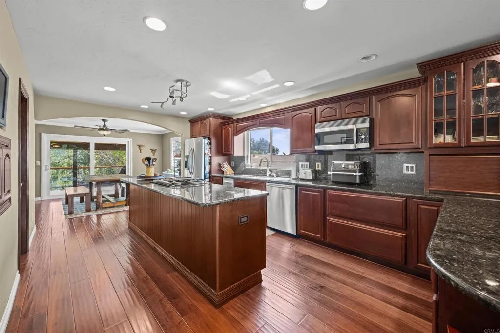 https://cdn.realtyfeed.com/cdn/127/306412315/cd9e676caf629bb6c62b5c1d6796f629.webp