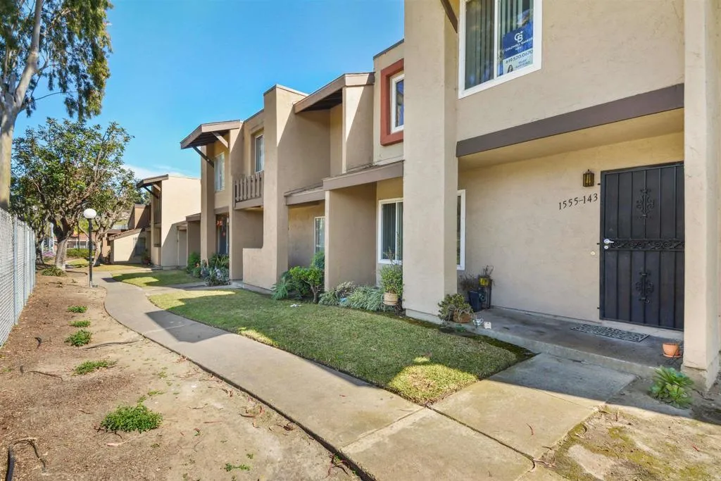 https://cdn.realtyfeed.com/cdn/127/306412376/15ba271819ddd742177f7e4284eb64cf.webp