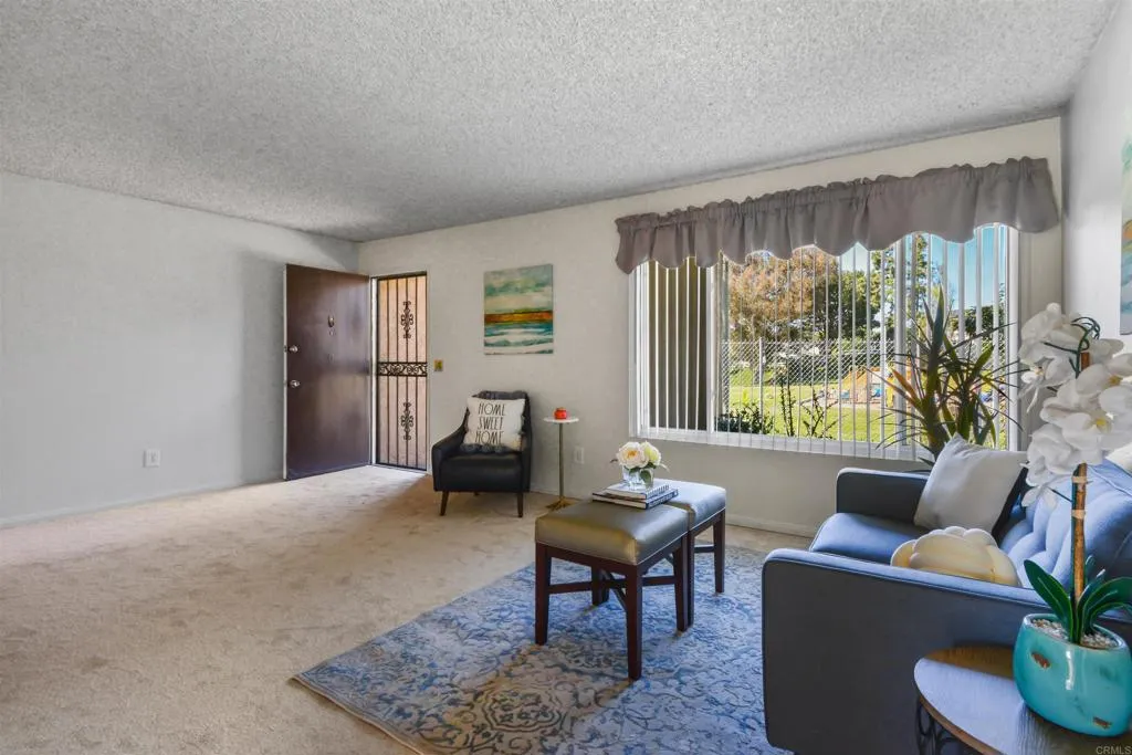 https://cdn.realtyfeed.com/cdn/127/306412376/51ef43f69f9848dd9aba7626da3a771d.webp