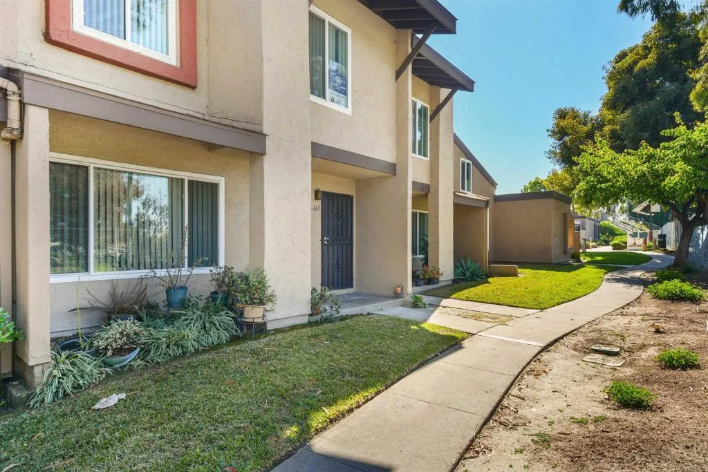 https://cdn.realtyfeed.com/cdn/127/306412376/c1a89e3e8f3b627f6d28aa4aa7e148db.webp