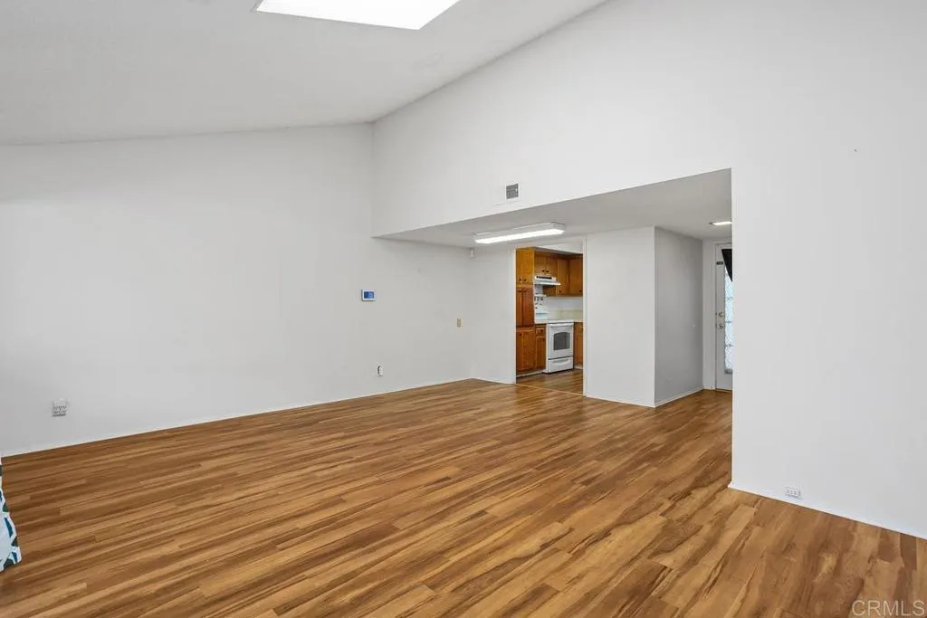 Photo #6: NDP2503535 Listing 