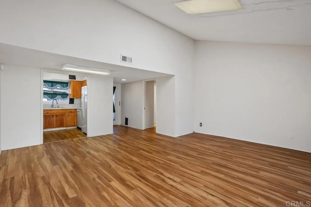 Photo #5: NDP2503535 Listing 