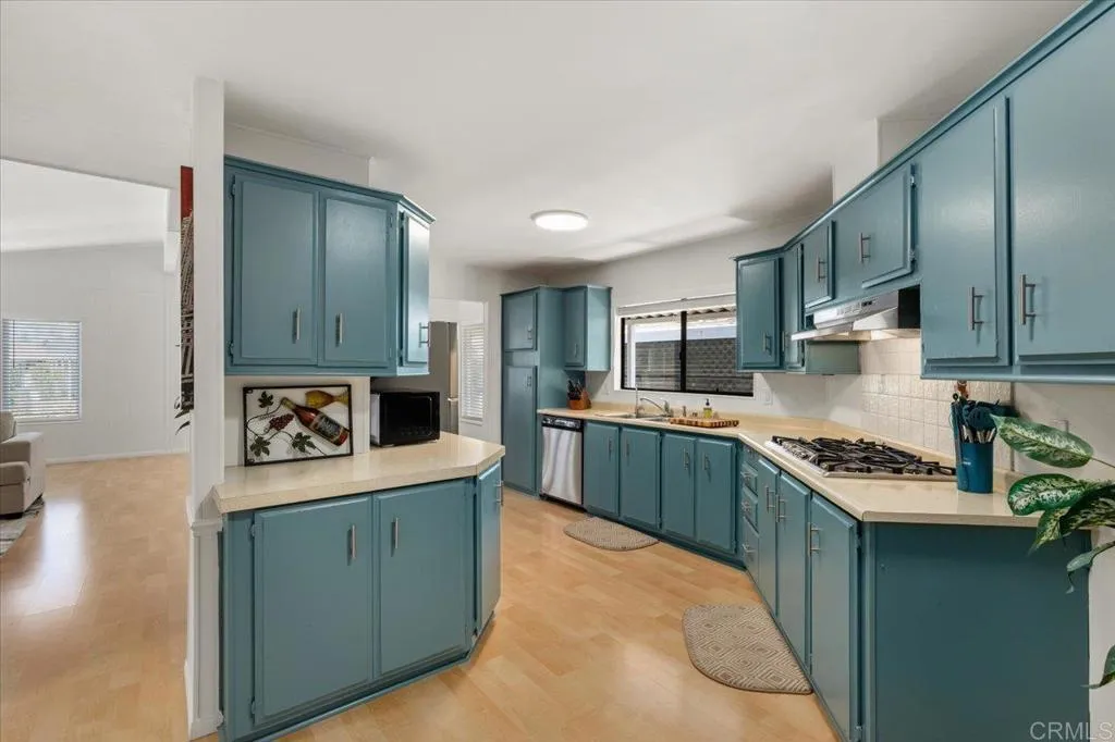 https://cdn.realtyfeed.com/cdn/127/306412546/035b9d81bce7130be03978eeb45dacdd.webp