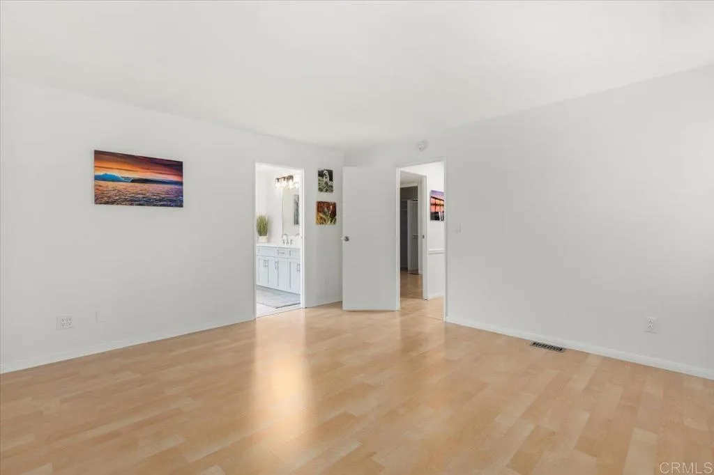 https://cdn.realtyfeed.com/cdn/127/306412546/52a946fa756add601b99248f421cf343.webp