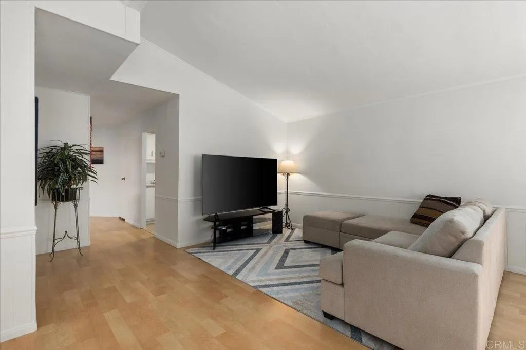 https://cdn.realtyfeed.com/cdn/127/306412546/9eb8d30f5aa0cc4f77abccca36098a4a.webp