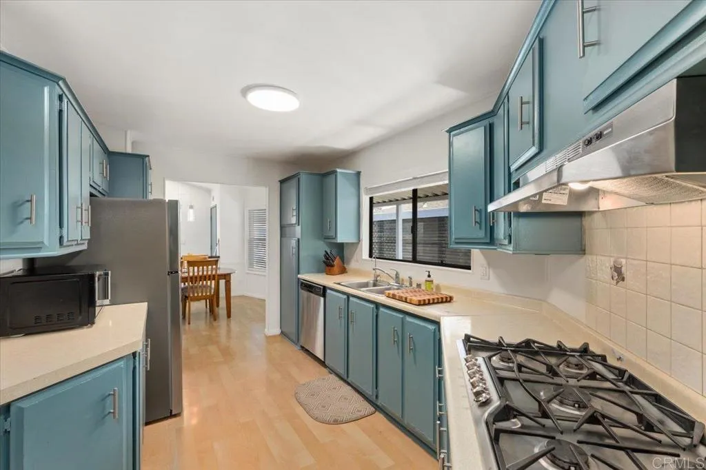 https://cdn.realtyfeed.com/cdn/127/306412546/c94fc1412f3662f3130fb072bd1c5657.webp