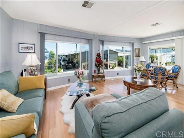 https://cdn.realtyfeed.com/cdn/127/306412589/bff034769b73abecf8c8a59937fd518e.webp