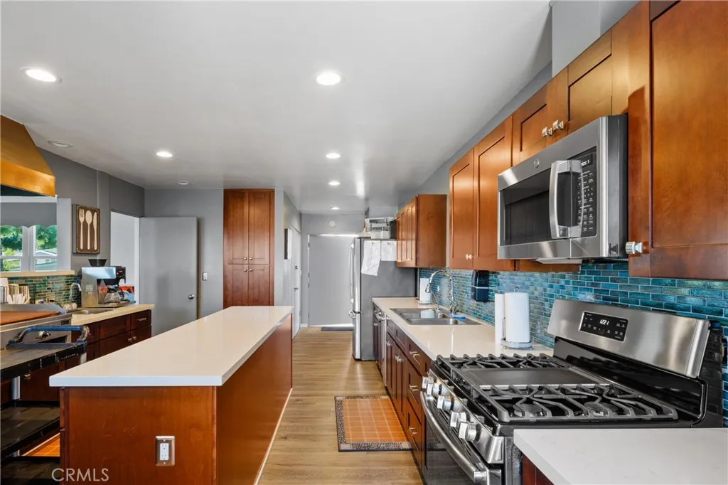 https://cdn.realtyfeed.com/cdn/127/306412682/880e06bafa34b64d3ca3197bb917298d.webp