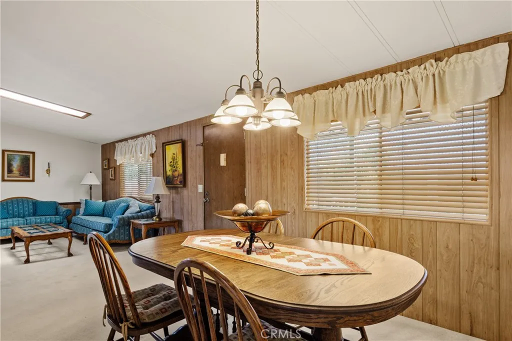 https://cdn.realtyfeed.com/cdn/127/306412682/bedc7ca72025dafb365853f6563398b4.webp