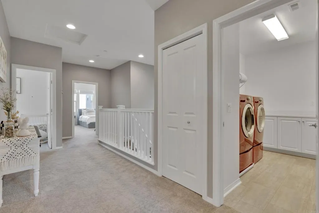 https://cdn.realtyfeed.com/cdn/127/306412795/8338e42df96047c316859fb8077718ce.webp