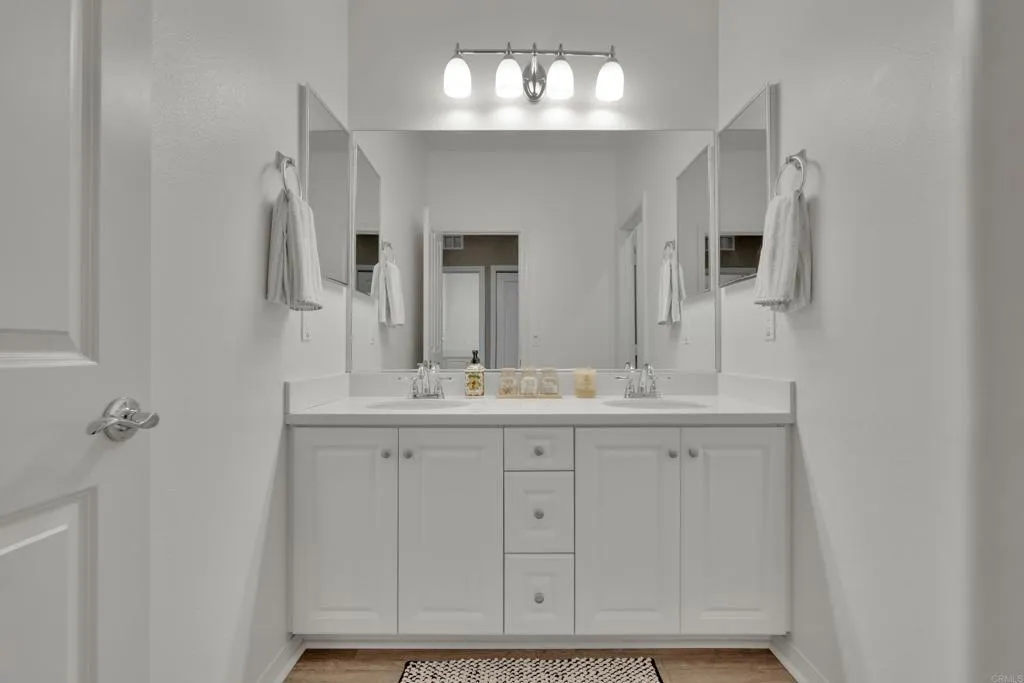 https://cdn.realtyfeed.com/cdn/127/306412795/b7d457bbb110423763811f0252d1d969.webp
