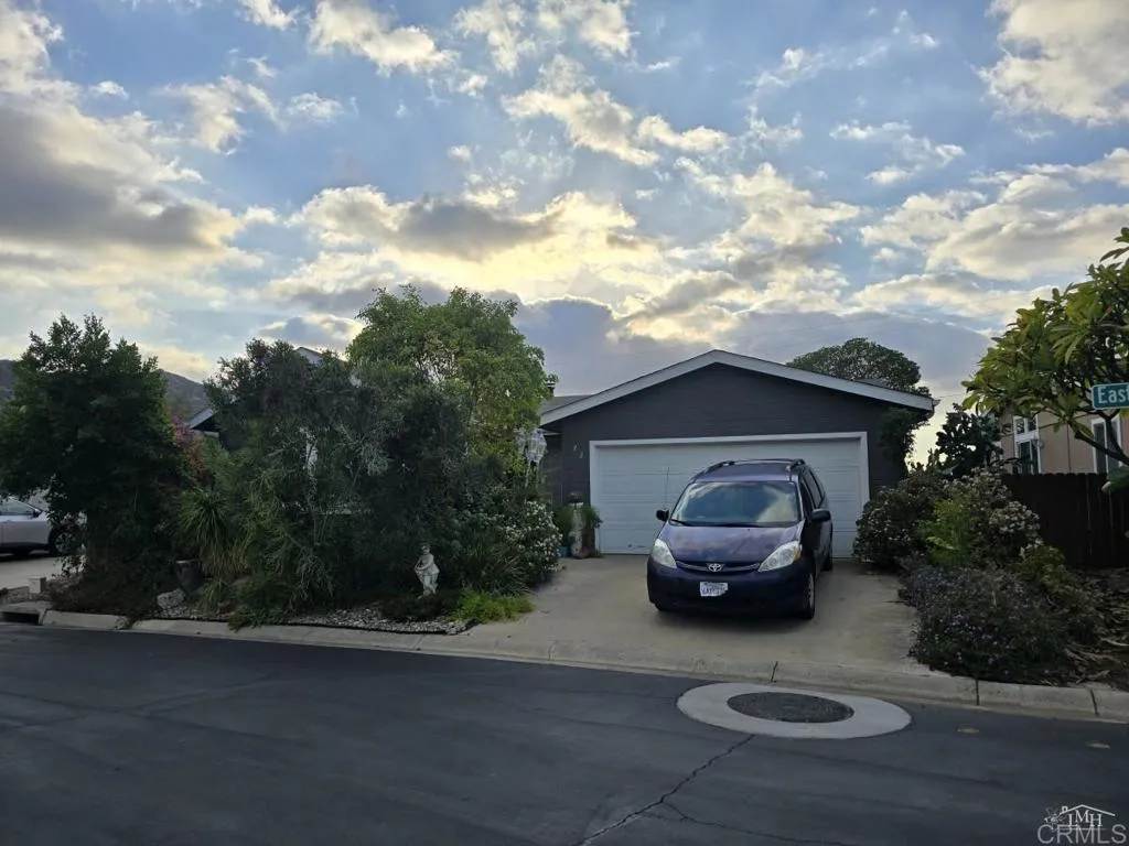 https://cdn.realtyfeed.com/cdn/127/306412957/e335333b94453e9ea58ca4cad326bb81.webp