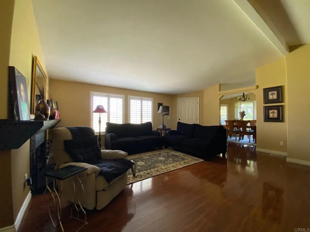 https://cdn.realtyfeed.com/cdn/127/306412960/31a42ee1985dd72ab5d0b66451ff982a.webp