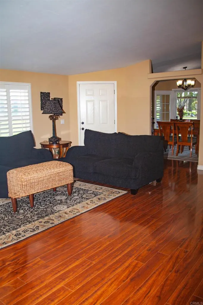 https://cdn.realtyfeed.com/cdn/127/306412960/339eb733c7c004c1fc946295587aaa25.webp