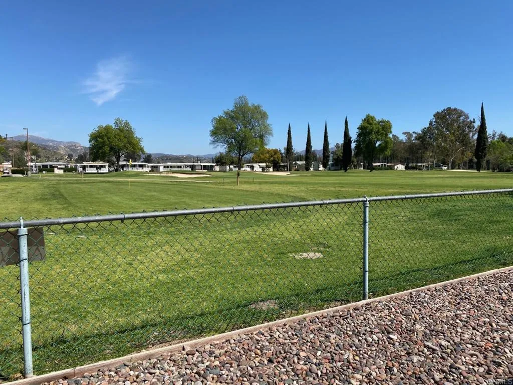 https://cdn.realtyfeed.com/cdn/127/306412960/388b616f20b81e0fffe1b768b99e1038.webp
