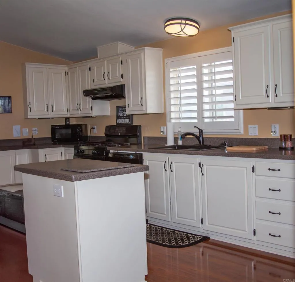 https://cdn.realtyfeed.com/cdn/127/306412960/5b17eea8f2905edd7e4e68fbc2c56290.webp