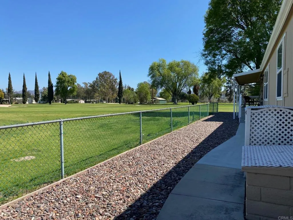 https://cdn.realtyfeed.com/cdn/127/306412960/abe5d0e97a1247754549a0f5606ff2f3.webp