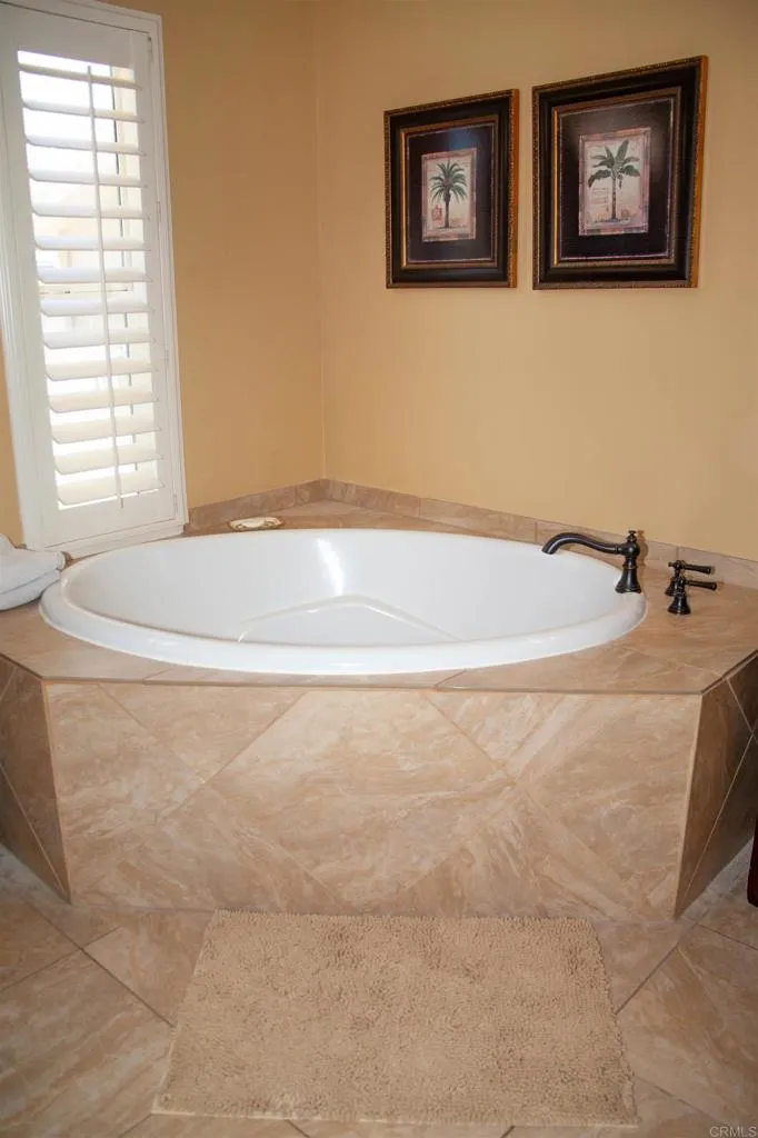 https://cdn.realtyfeed.com/cdn/127/306412960/cc692bbfe7393eed334a116c0c9250ea.webp