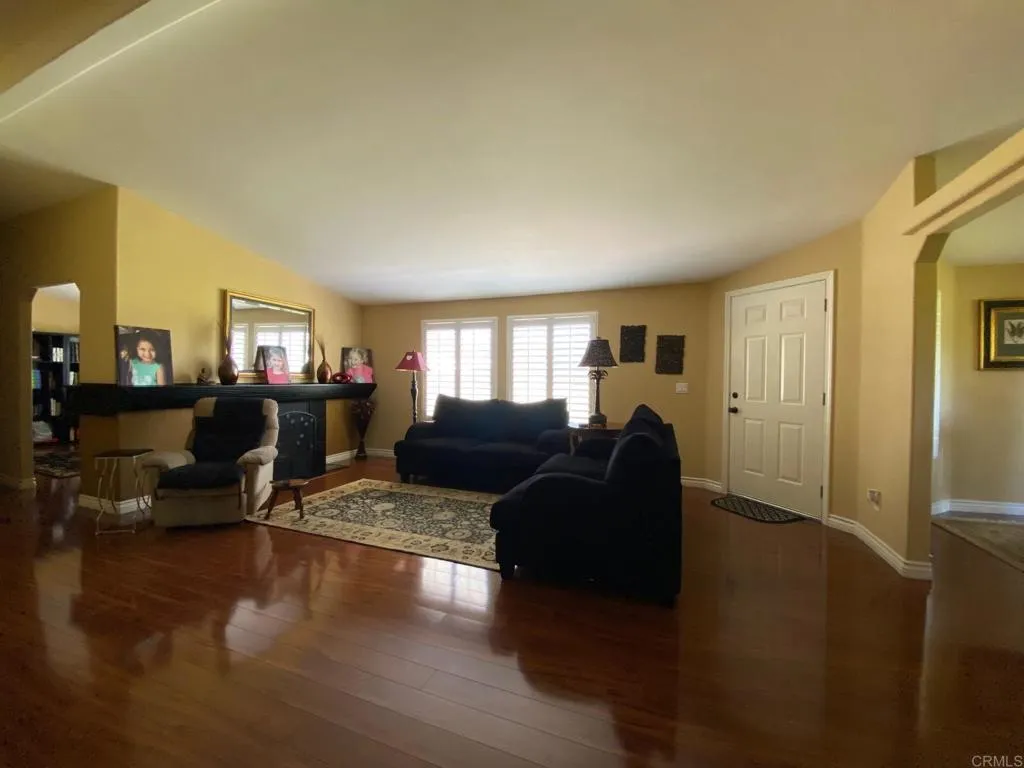 https://cdn.realtyfeed.com/cdn/127/306412960/cfe5f93b25a5297df7df40f9ba1e0d4f.webp