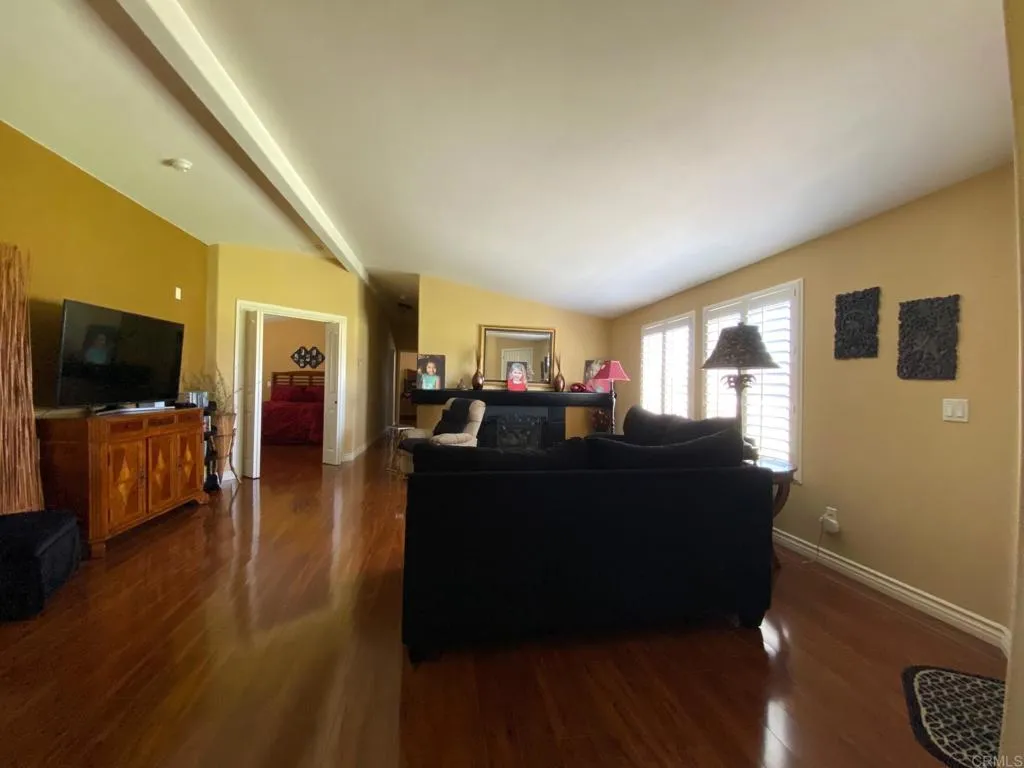 https://cdn.realtyfeed.com/cdn/127/306412960/ecde4653dcd0df0952a200af951b0566.webp