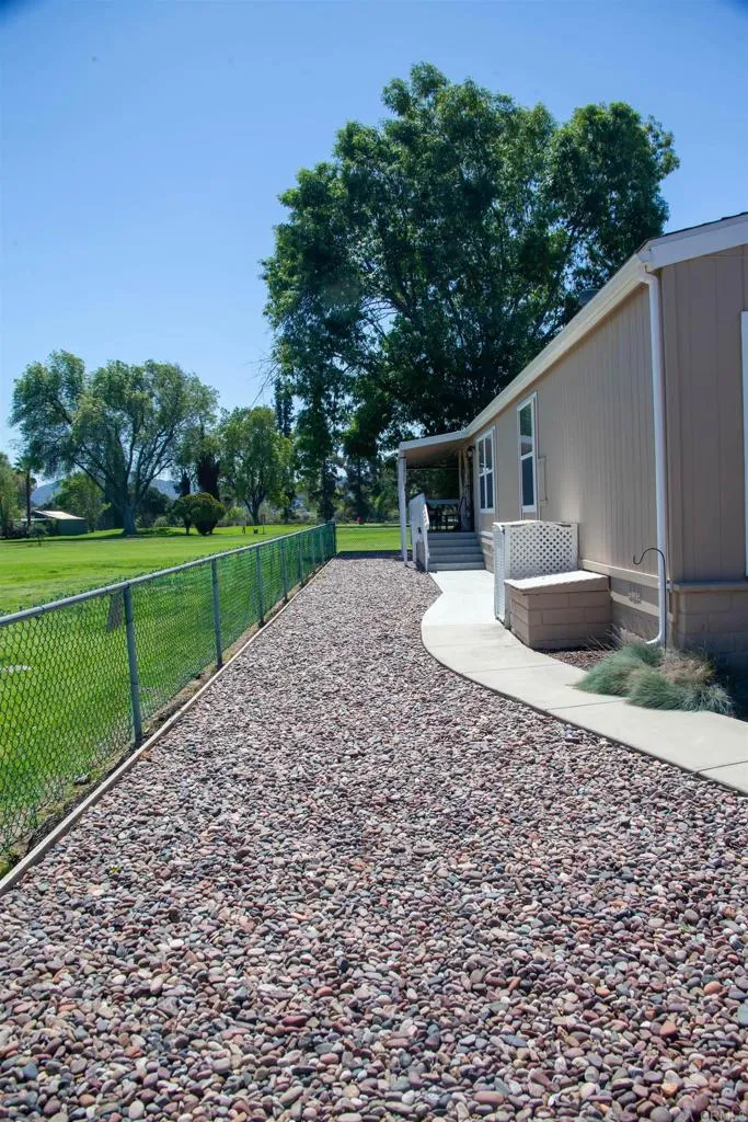 https://cdn.realtyfeed.com/cdn/127/306412960/f4cd6a08922b9eea1804a4a5aaa924e4.webp