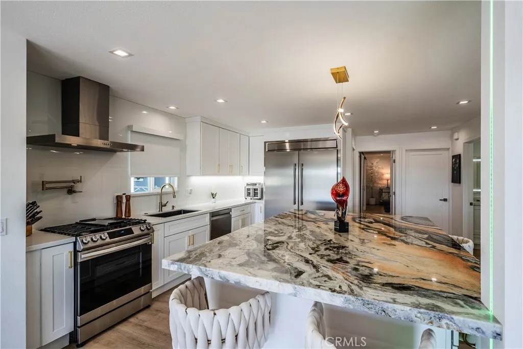 https://cdn.realtyfeed.com/cdn/127/306413142/60d29d6b368ec3fd2f862a38e20b7879.webp