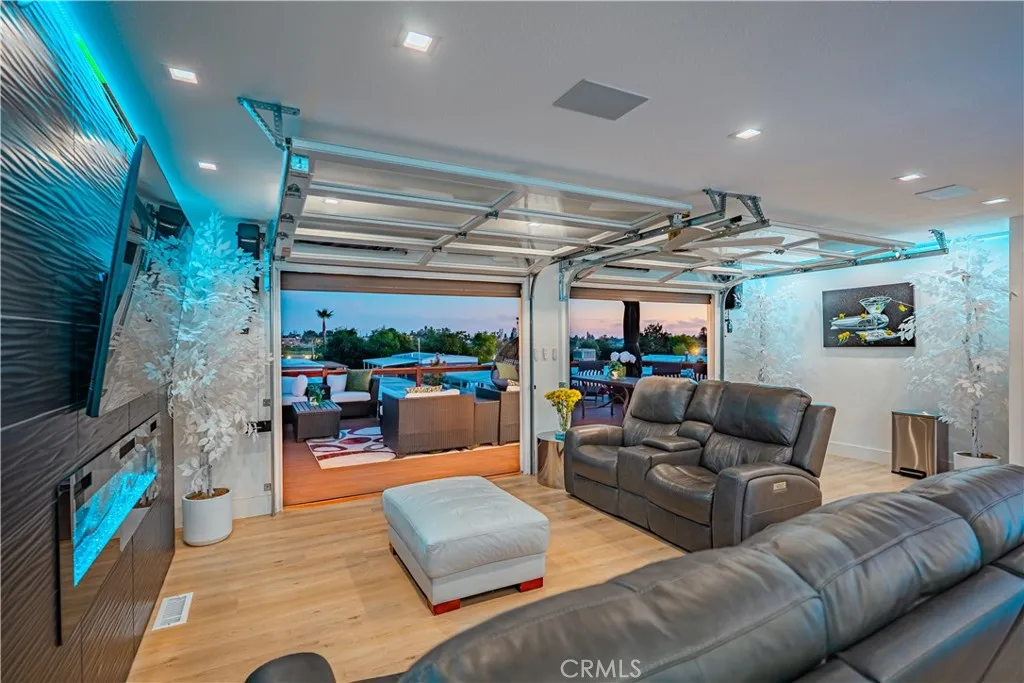 https://cdn.realtyfeed.com/cdn/127/306413142/76423c24ca4c9338cdaf9102bd6f1a05.webp