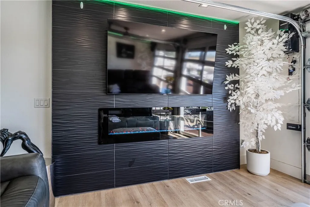 https://cdn.realtyfeed.com/cdn/127/306413142/98aa4b50d246cc6229165876ad083fc0.webp
