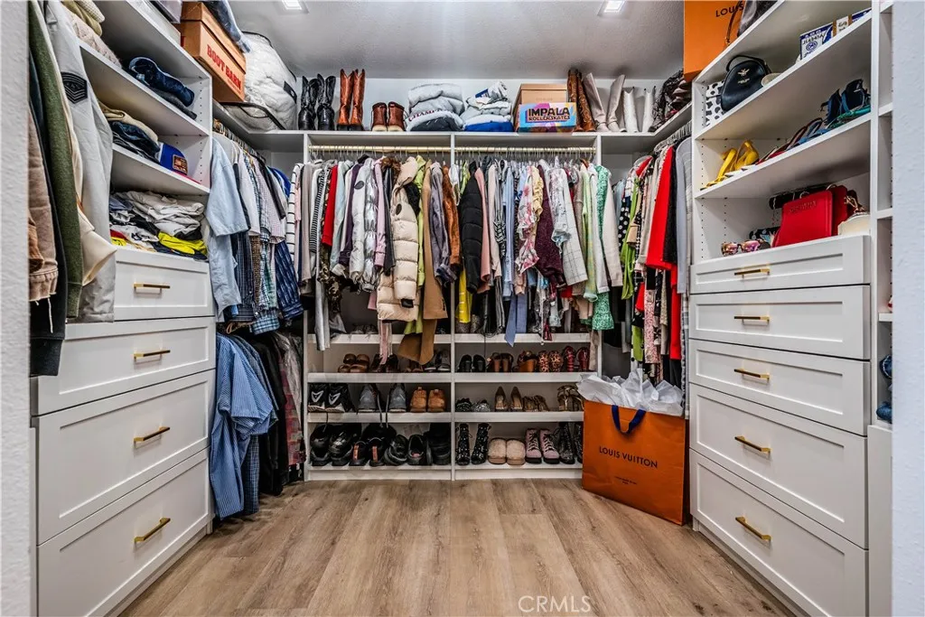 https://cdn.realtyfeed.com/cdn/127/306413142/9a135deeaee881b62a5ce6bfad274e8d.webp