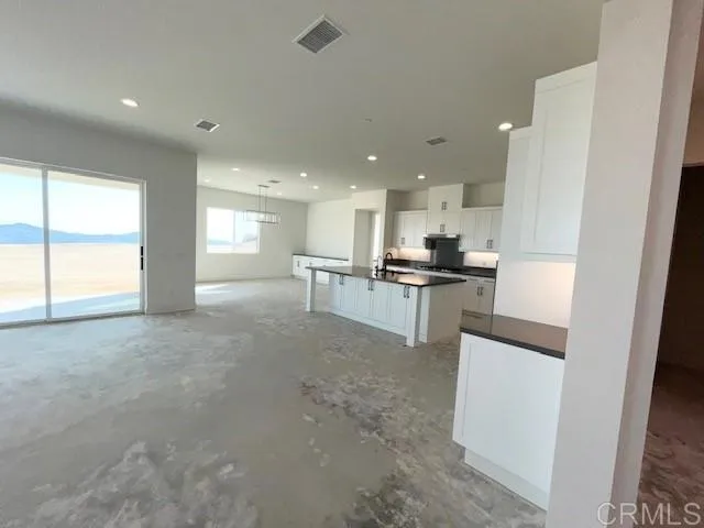 https://cdn.realtyfeed.com/cdn/127/306413204/62b2835f192e01d02586f153a5019b5c.webp