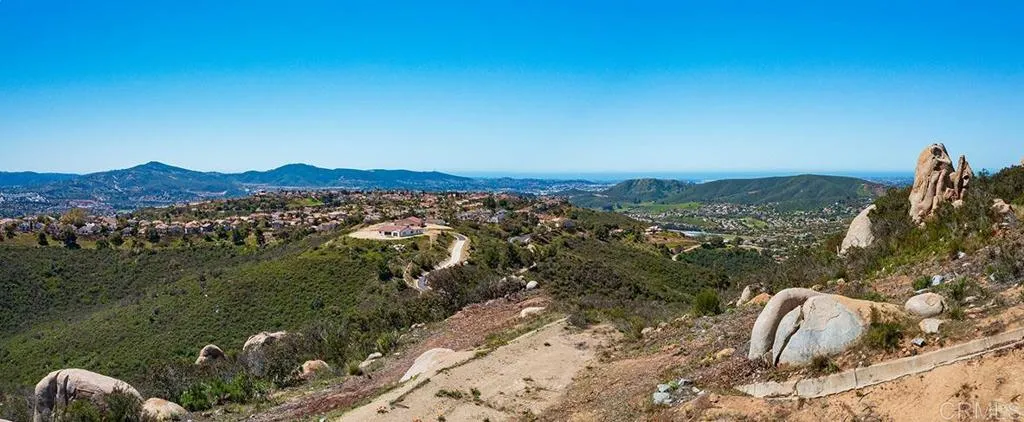 https://cdn.realtyfeed.com/cdn/127/306413204/8de51fa2cfd93cd6ffc6b74abad5af3a.webp