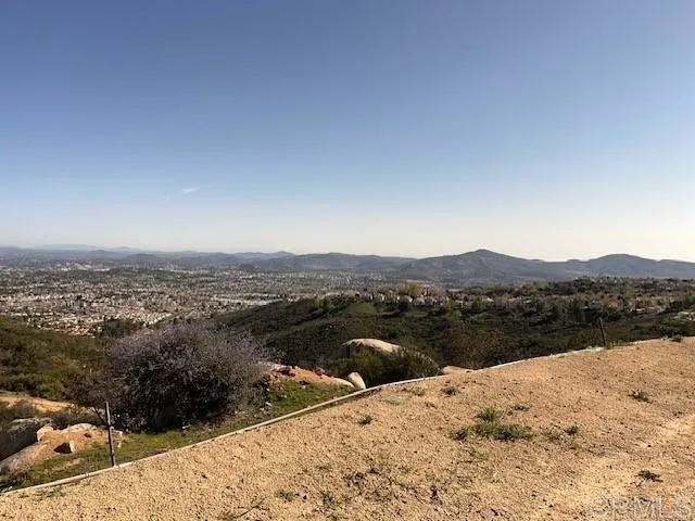 https://cdn.realtyfeed.com/cdn/127/306413204/df7b44570bd1e125401fc24d346485d7.webp