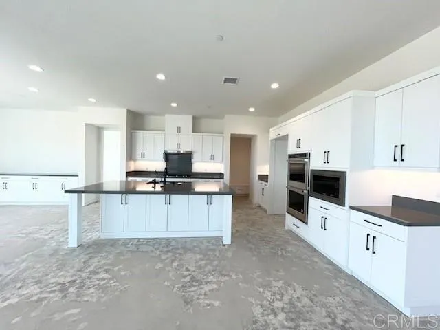 https://cdn.realtyfeed.com/cdn/127/306413204/e5a62c41823a030bd941d0ead91fb0e7.webp