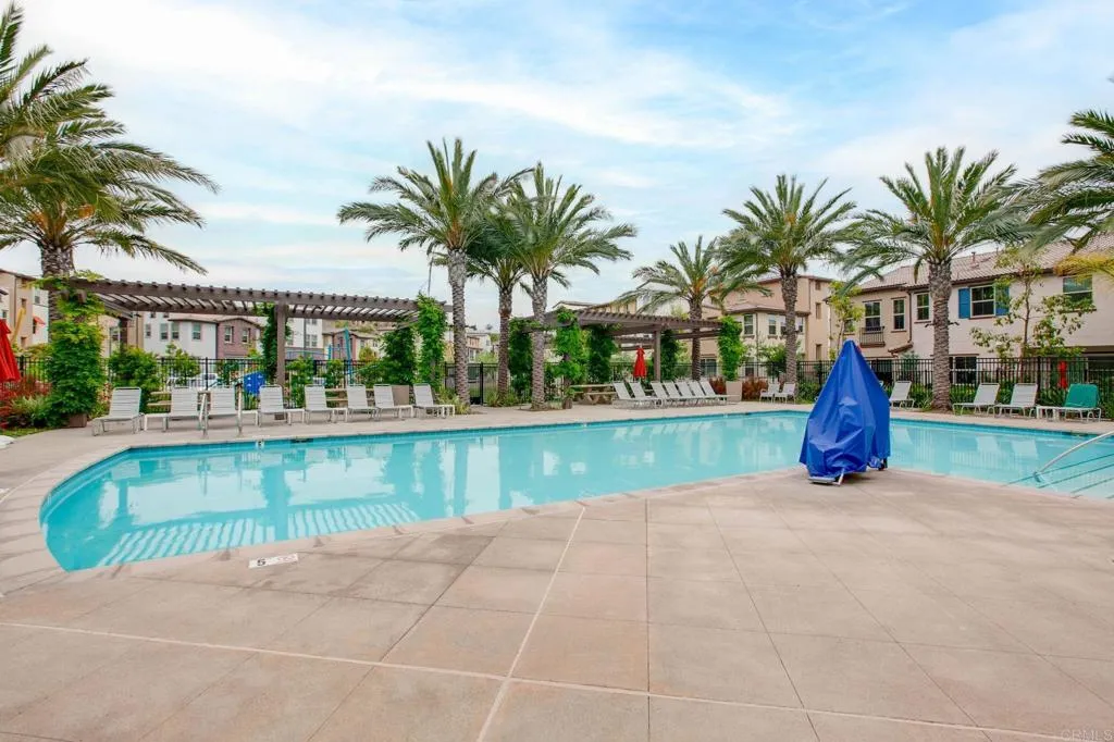https://cdn.realtyfeed.com/cdn/127/306413299/f16b0ca0aa29f0439277051d4759d1d5.webp