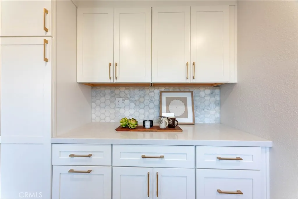 https://cdn.realtyfeed.com/cdn/127/306413766/74be7ac98e3bba39bd1c67b7122da699.webp