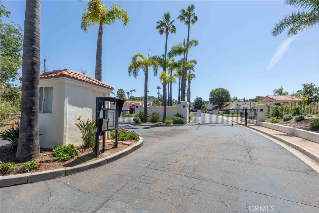 https://cdn.realtyfeed.com/cdn/127/306413766/cde6e72c8356f52f617e1788c380eb1e.webp