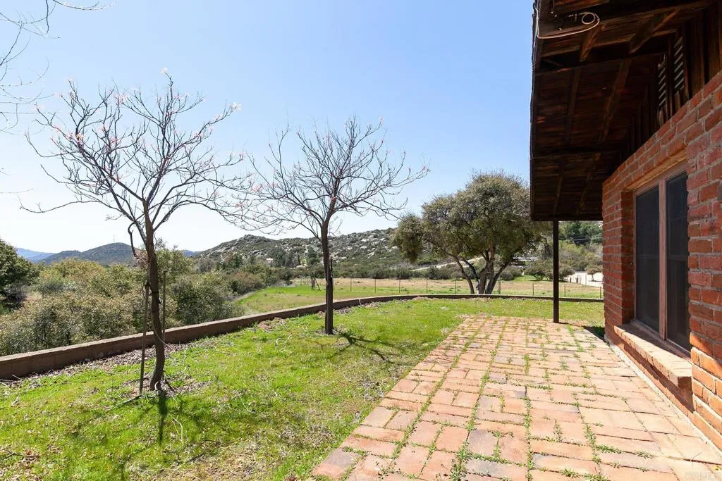 https://cdn.realtyfeed.com/cdn/127/306413815/39df16763d72251b9d2301c9a5fd862b.webp