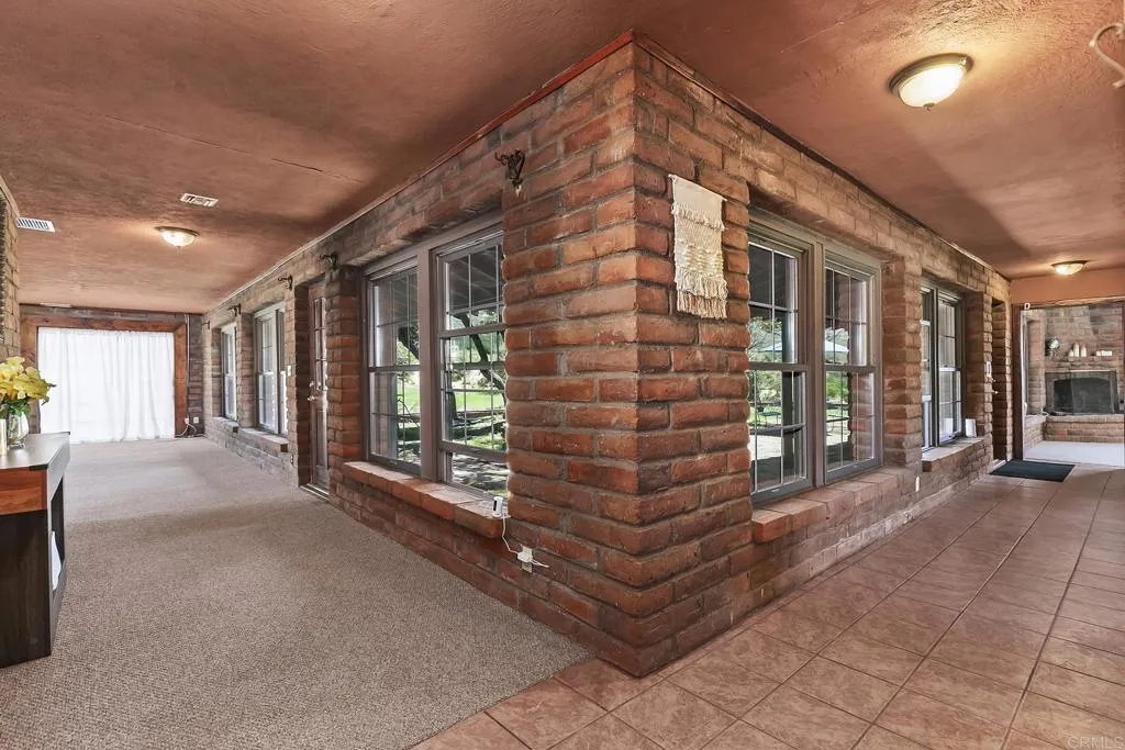 https://cdn.realtyfeed.com/cdn/127/306413815/56d0ff566a6cdfd781c2053d1b450418.webp
