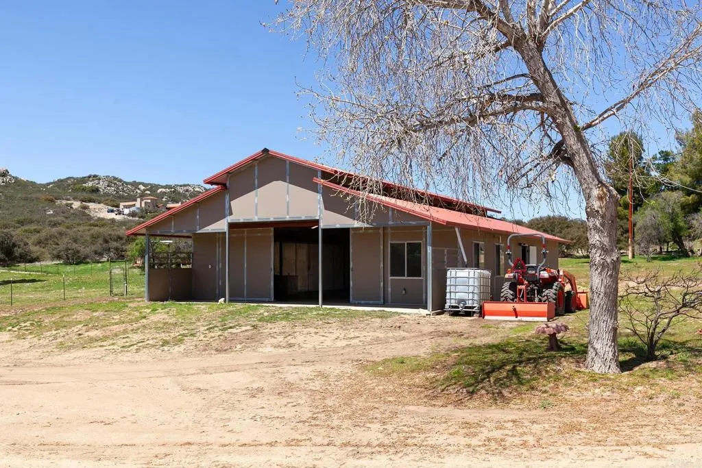 https://cdn.realtyfeed.com/cdn/127/306413815/5856ff8fd4157b568cdc95f231cf1e41.webp